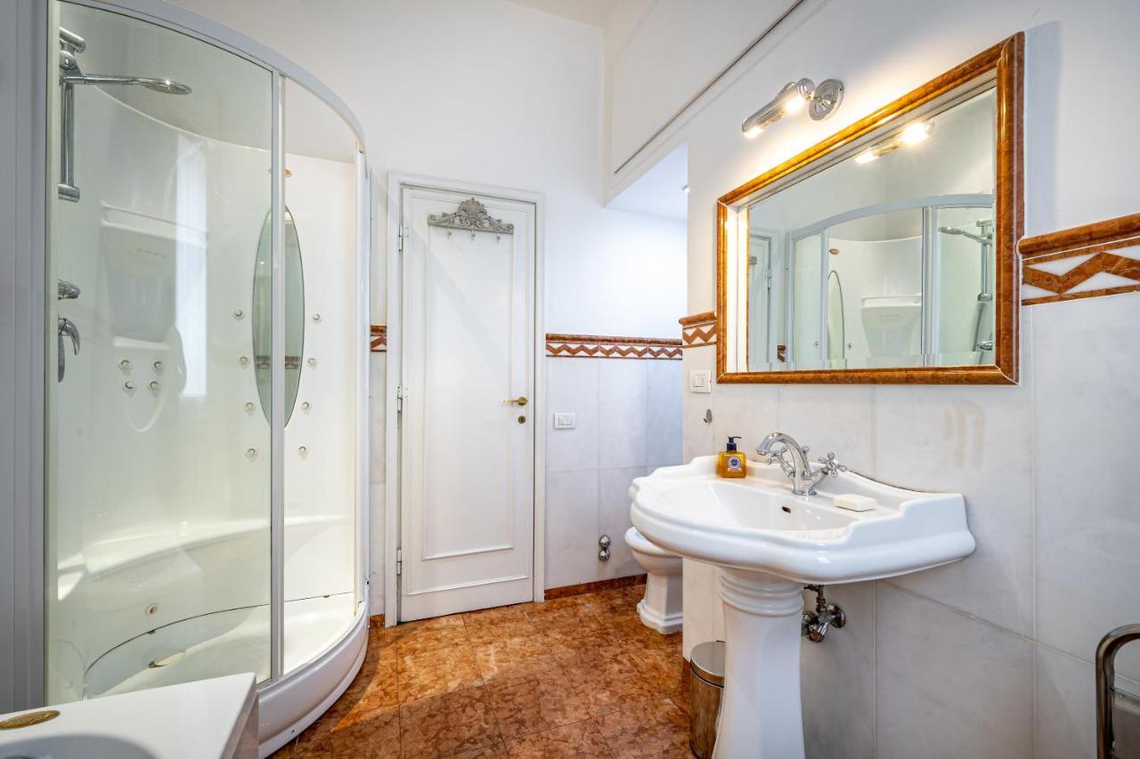 Yid D'Azeglio Luxury Apartment With Parking Florence Exterior photo