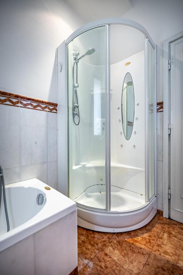 Yid D'Azeglio Luxury Apartment With Parking Florence Exterior photo